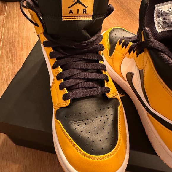 Air Jordan 1 Mid Reverse Yellow Toe Sneakers!!!